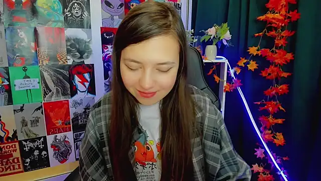 Lina Brownie online show from December 23, 2024, 2:13 am