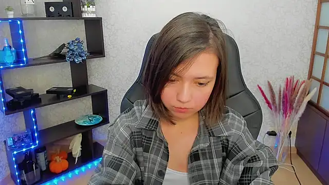 Lina Brownie online show from January 25, 2025, 6:12 am