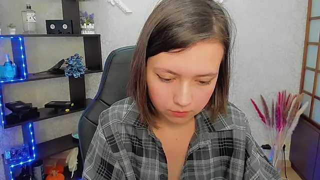 Lina Brownie online show from February 3, 2025, 2:36 am