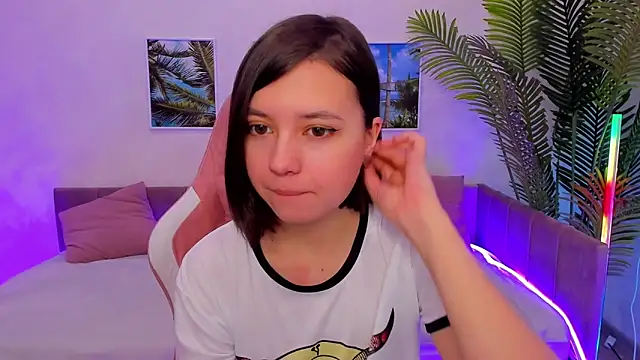 Lina Brownie online show from February 9, 2025, 1:55 am