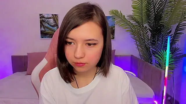 Lina Brownie online show from February 26, 2025, 1:53 am