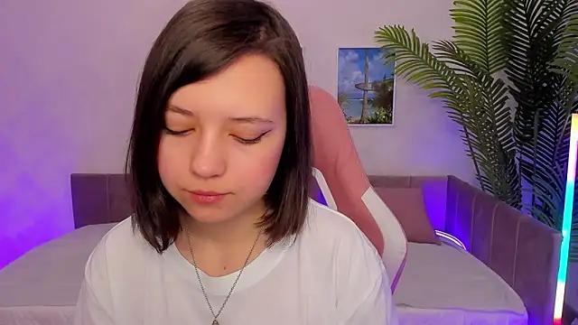 Lina Brownie online show from March 3, 2025, 1:53 am