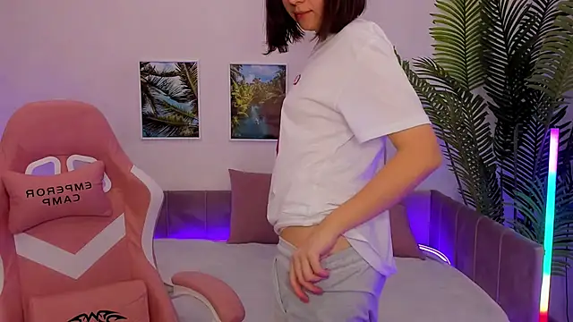 Lina Brownie online show from March 3, 2025, 4:58 am