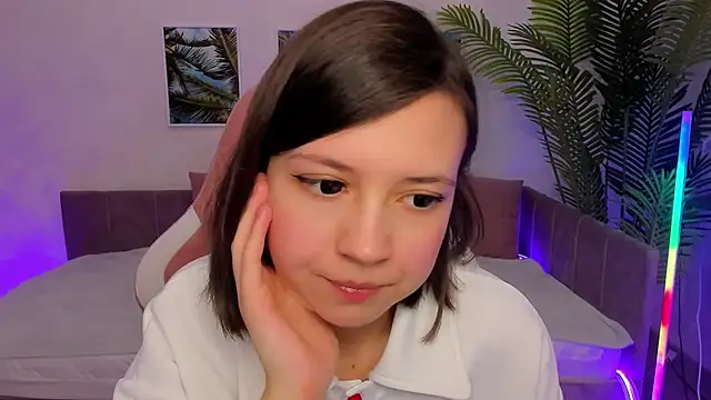 Lina Brownie online show from March 10, 2025, 5:22 am