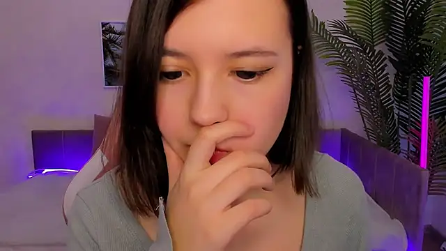 Lina Brownie online show from March 21, 2025, 5:32 am