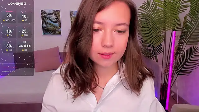 Lina Brownie online show from September 9, 2025, 2:44 am