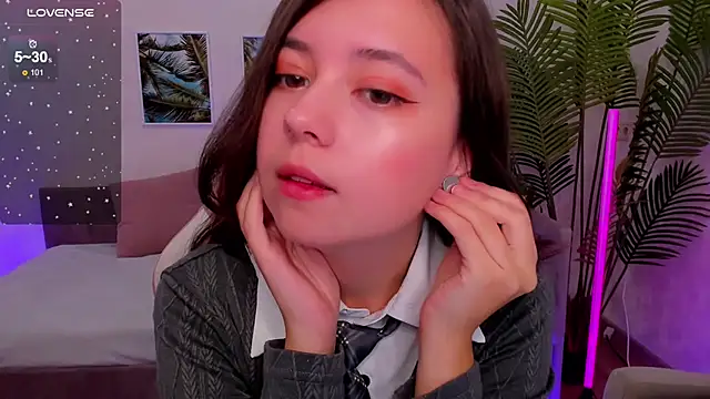 Lina Brownie online show from September 10, 2025, 3:17 am