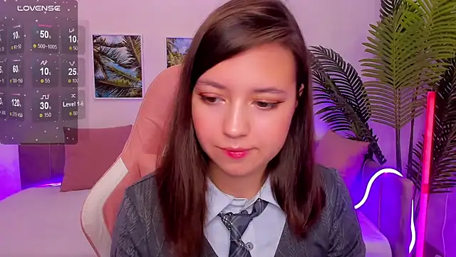 Lina Brownie online show from September 18, 2025, 3:41 am