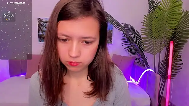 Lina Brownie online show from September 20, 2025, 2:23 am