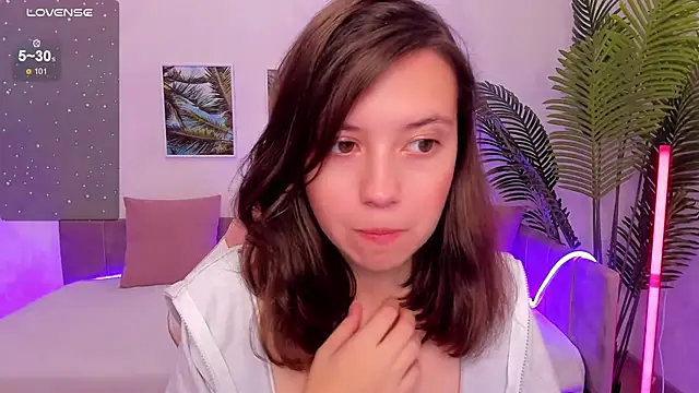 Lina Brownie online show from September 21, 2025, 2:35 am