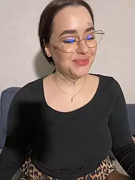 fuckdoll 18 online show from December 14, 2024, 4:31 pm