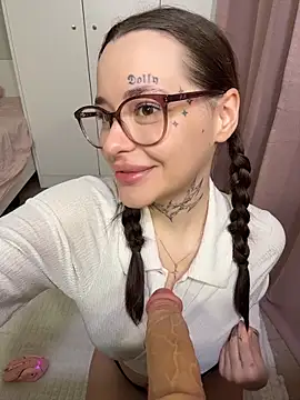 fuckdoll 18 online show from November 30, 2025, 8:18 am