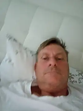 johnnym1 online show from November 25, 2025, 7:08 am