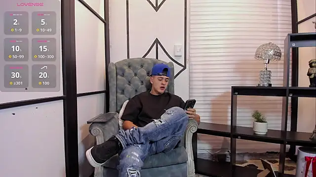 JuniorMorris  online show from September 30, 2025, 9:53 pm