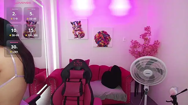 Miss dolly  online show from September 25, 2025, 12:31 pm