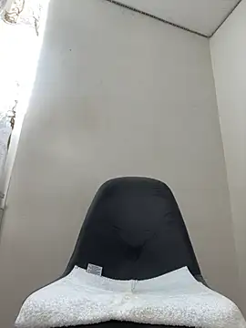 keirabbw online show from November 9, 2025, 6:17 pm