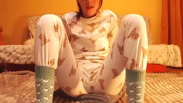 Snapshot of LovelyAndraGirl chatting on October 12, 2025, 5:45 pm LovelyAndraGirl online show from October 12, 2025, 5:45 pm