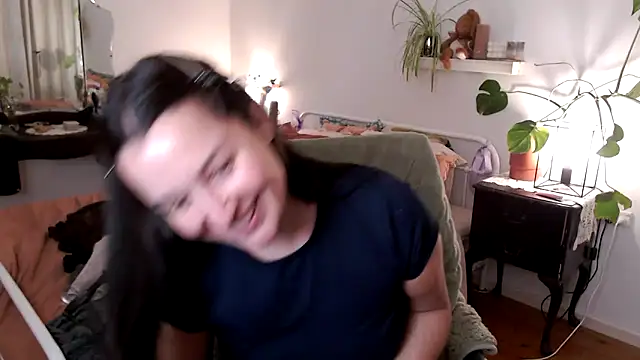 Snapshot of Lenas_Room chatting on May 8, 2026, 4:18 am Lenas Room online show from May 8, 2026, 4:18 am