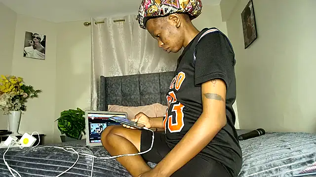 t-NaughtyLicia online show from March 16, 2026, 3:56 am