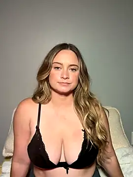 Sophie Raegan online show from October 15, 2025, 11:54 am