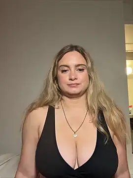 Sophie Raegan online show from April 20, 2026, 1:36 pm