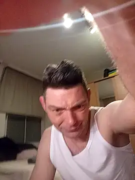 Snapshot of corty83 chatting on December 5, 2025, 7:43 pm corty83 online show from December 5, 2025, 7:43 pm