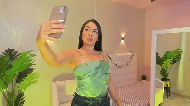 Snapshot of yourmagic_venus chatting on July 23, 2026, 10:51 pm yourmagic venus online show from July 23, 2026, 10:51 pm