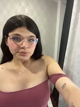 Snapshot of dayis_butera chatting on June 1, 2026, 12:29 pm dayis butera online show from June 1, 2026, 12:29 pm