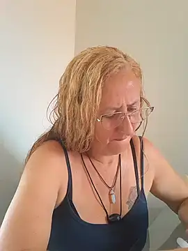 MILEIDE980 online show from November 21, 2025, 4:27 pm