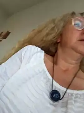 Snapshot of MILEIDE980 chatting on February 21, 2026, 11:33 am MILEIDE980 online show from February 21, 2026, 11:33 am