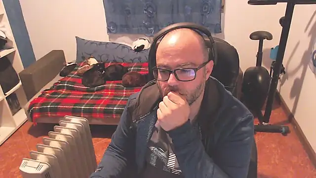 ravingr4d4 online show from March 1, 2025, 10:53 pm