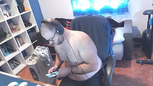 ravingr4d4 online show from March 5, 2025, 3:18 pm