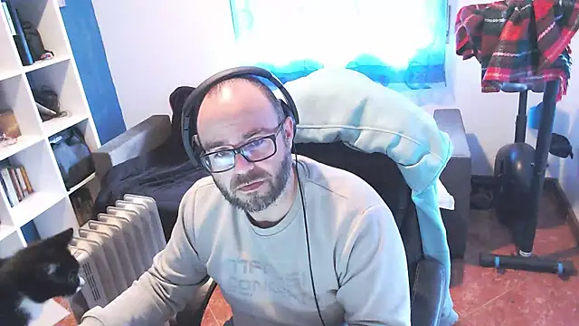 ravingr4d4 online show from March 14, 2025, 2:08 pm