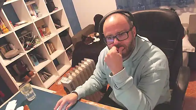 ravingr4d4 online show from March 14, 2025, 10:16 pm