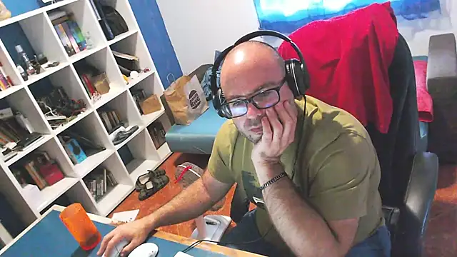 ravingr4d4 online show from September 9, 2025, 12:59 pm