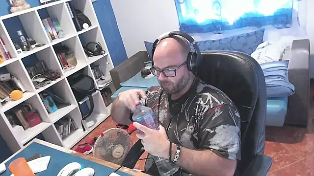 ravingr4d4 online show from October 22, 2025, 10:26 am