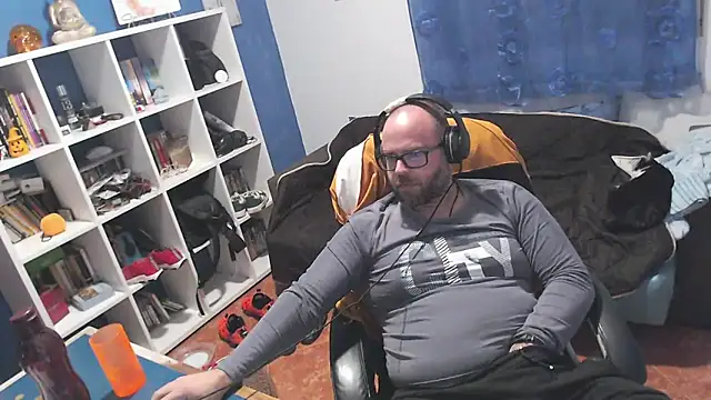 ravingr4d4 online show from October 31, 2025, 12:00 am