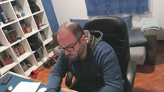 ravingr4d4 online show from November 19, 2025, 11:16 pm