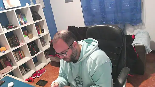 ravingr4d4 online show from December 5, 2025, 9:18 am