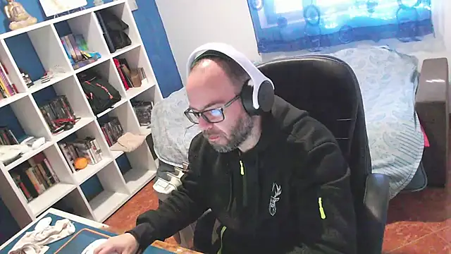 ravingr4d4 online show from February 20, 2026, 9:21 am