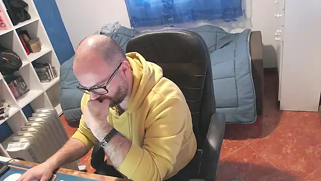 ravingr4d4 online show from March 10, 2026, 11:04 am