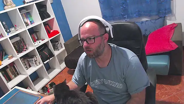 ravingr4d4 online show from June 5, 2026, 11:21 pm