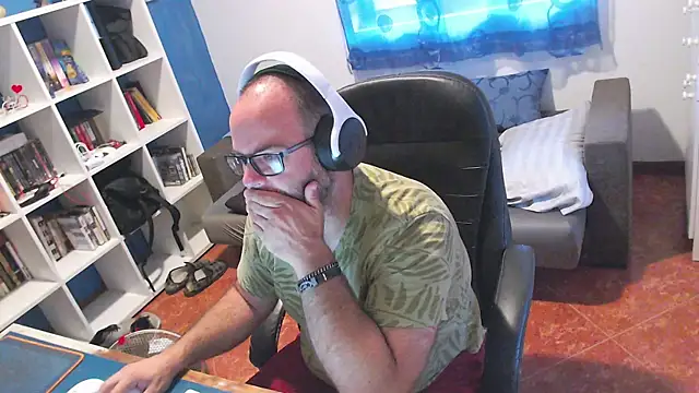Snapshot of ravingr4d4 chatting on July 10, 2026, 8:07 am ravingr4d4 online show from July 10, 2026, 8:07 am