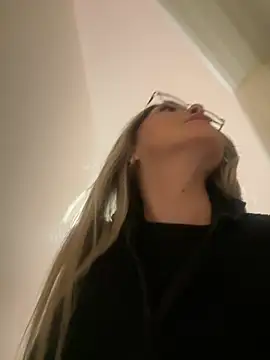 Daniela77771 online show from April 15, 2026, 11:27 pm