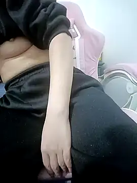 SweetGirl2k2 online show from January 3, 2025, 2:19 pm