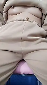 SweetGirl2k2 online show from January 19, 2025, 9:22 am