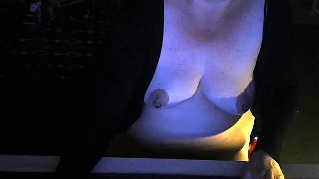 Silvia2277 online show from June 3, 2026, 7:19 pm