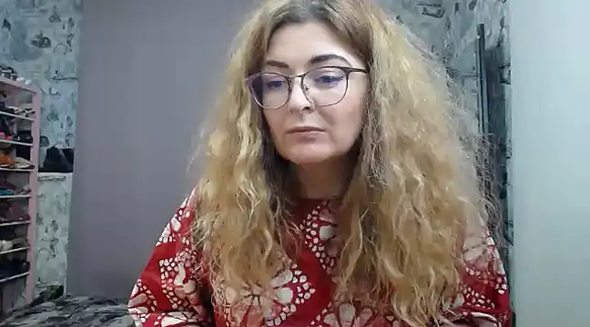 Helen1974 online show from February 12, 2025, 2:10 pm