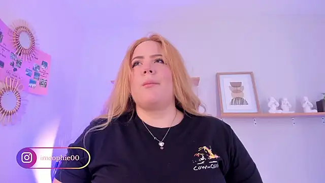 sophiarossee  online show from March 22, 2025, 11:21 am