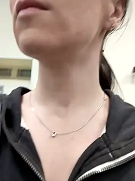 Brilliant-Queen1 online show from February 6, 2025, 1:27 am